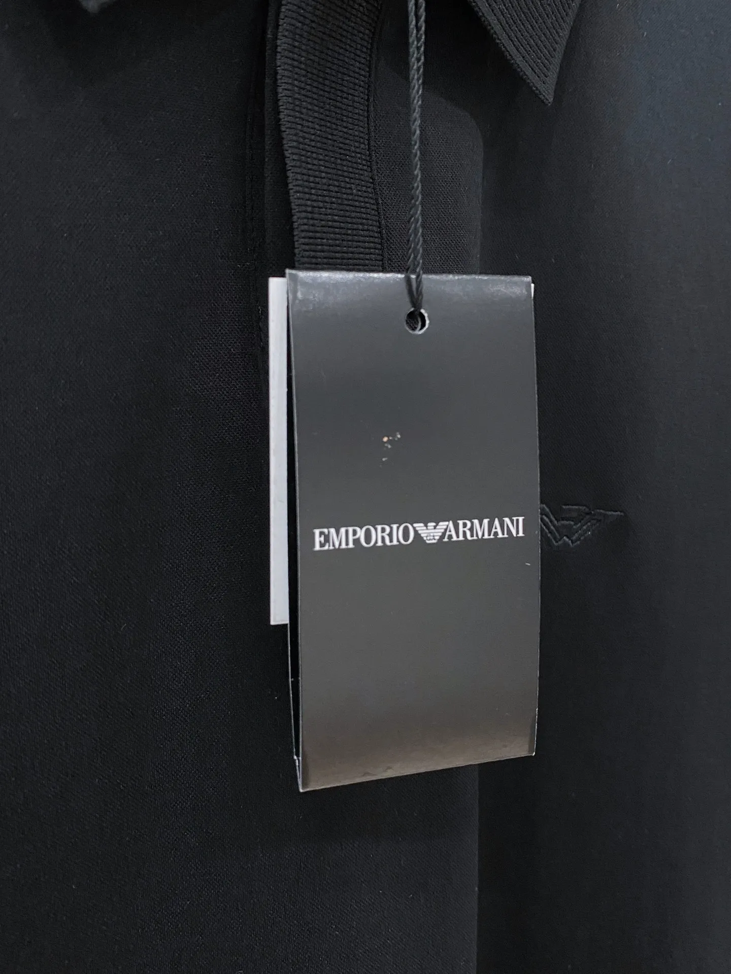 Armani Breathable ， ， 、 、Navy Blue、 。 ， ， 。 Sizes：M-4XL